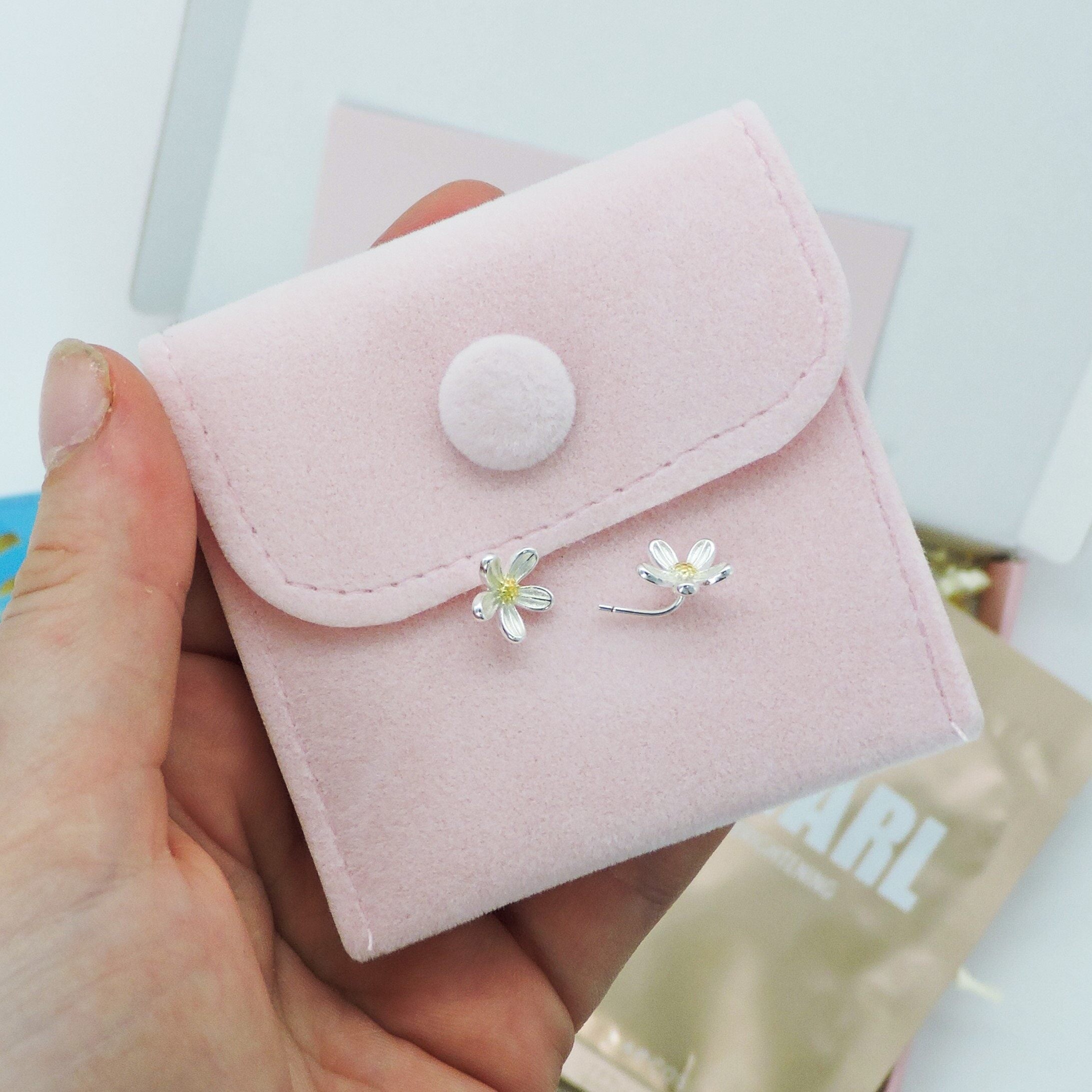 Ideas for present for teacher – Appreciation in a Box offering a refined mix of pampering and charm