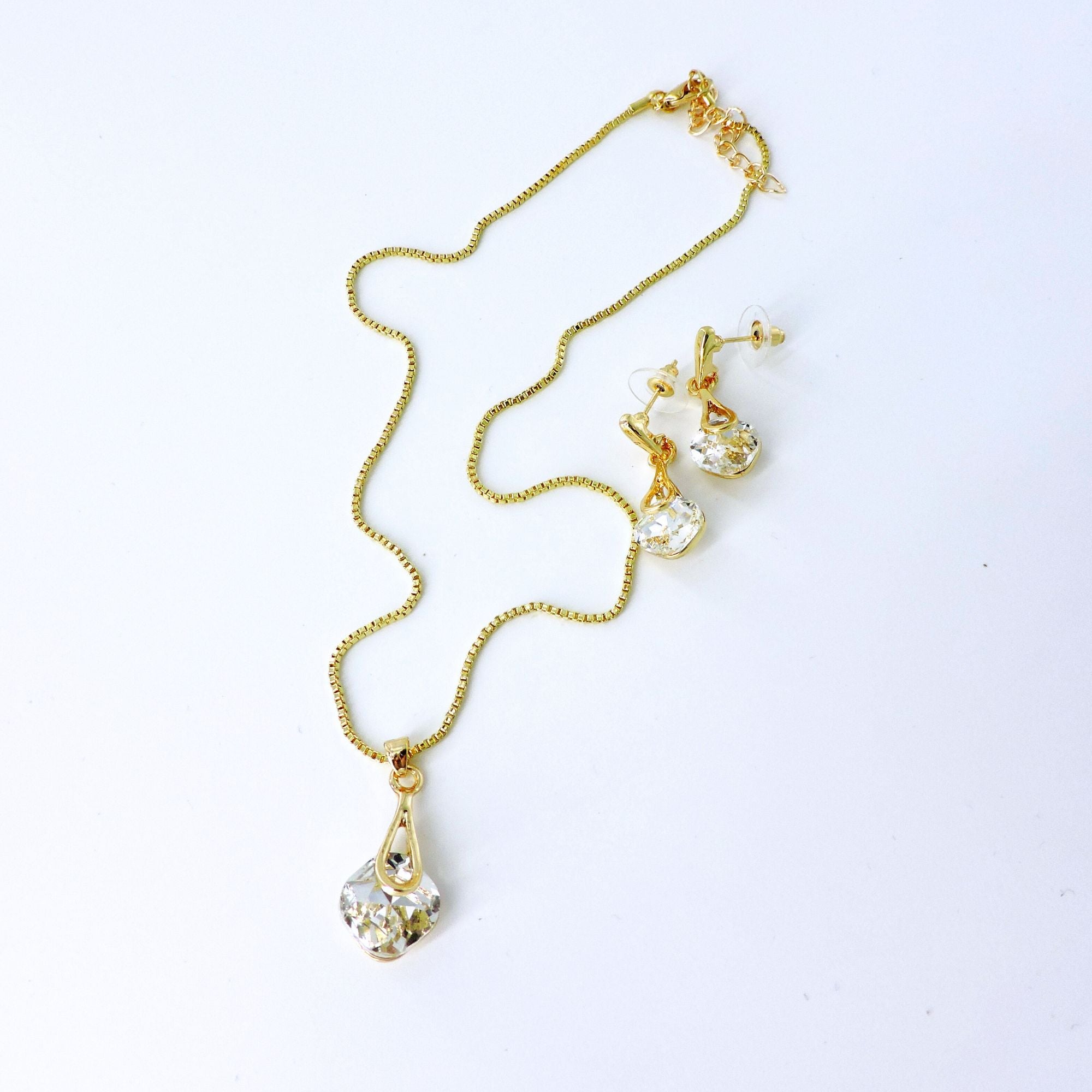 Gold-Plated Crystal Pendant Jewelry Set