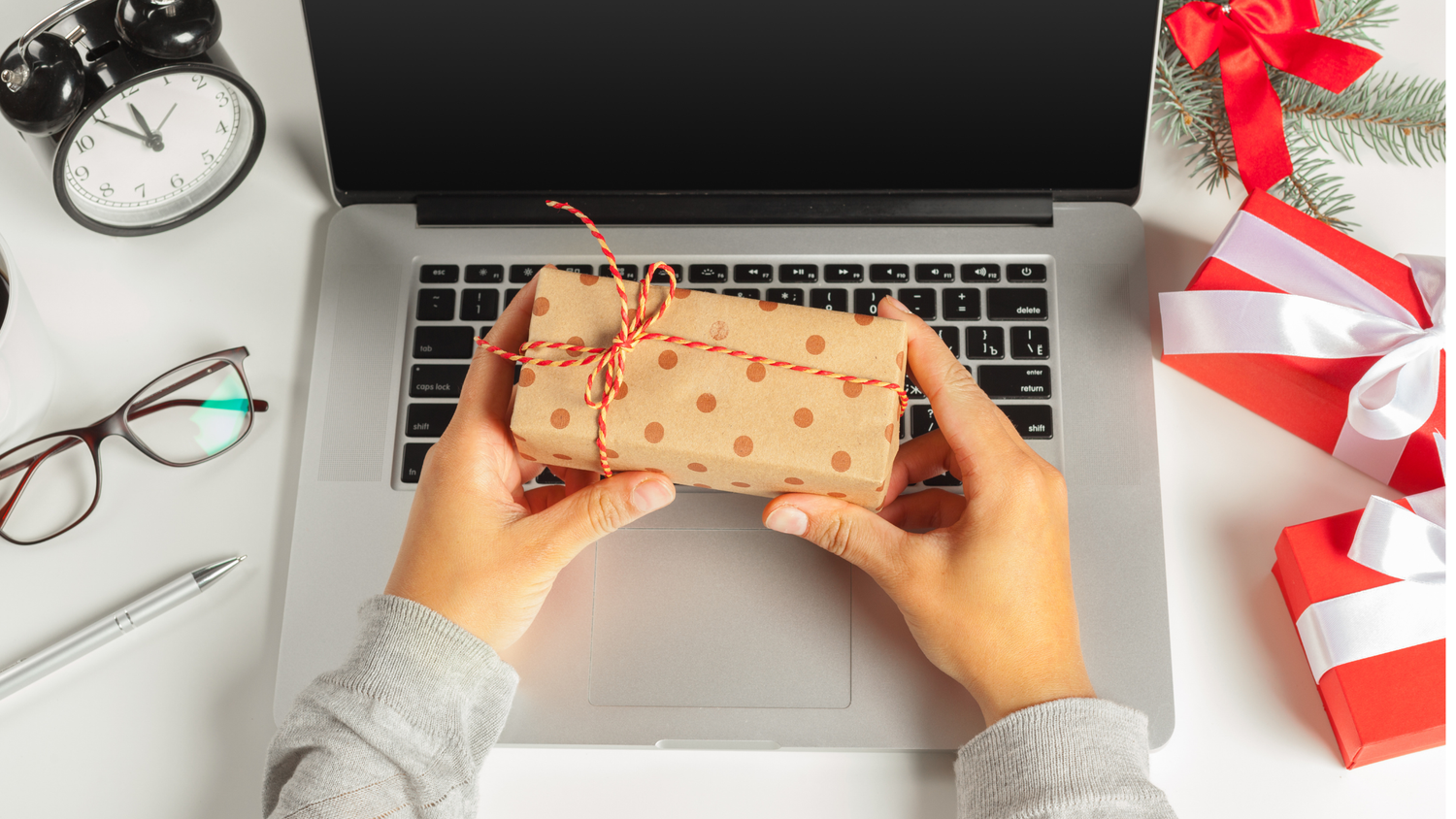 The Corporate Christmas Gift Guide: How to Impress Clients & Reward Your Team