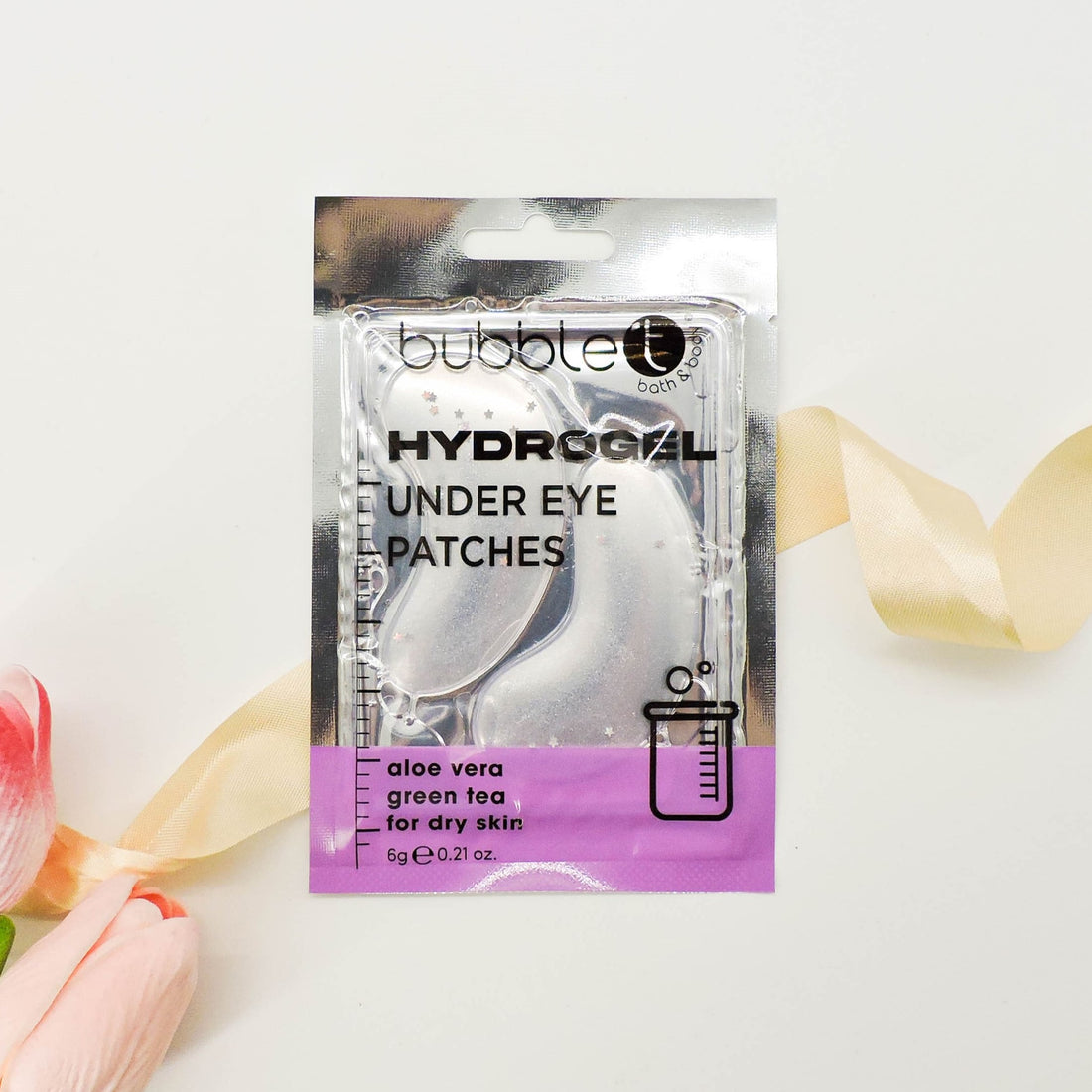 Aloe Vera Hydrogel Eye Patches close-up shows soothing aloe vera and green tea ingredients, perfect for reducing puffiness and hydrating tired eyes.