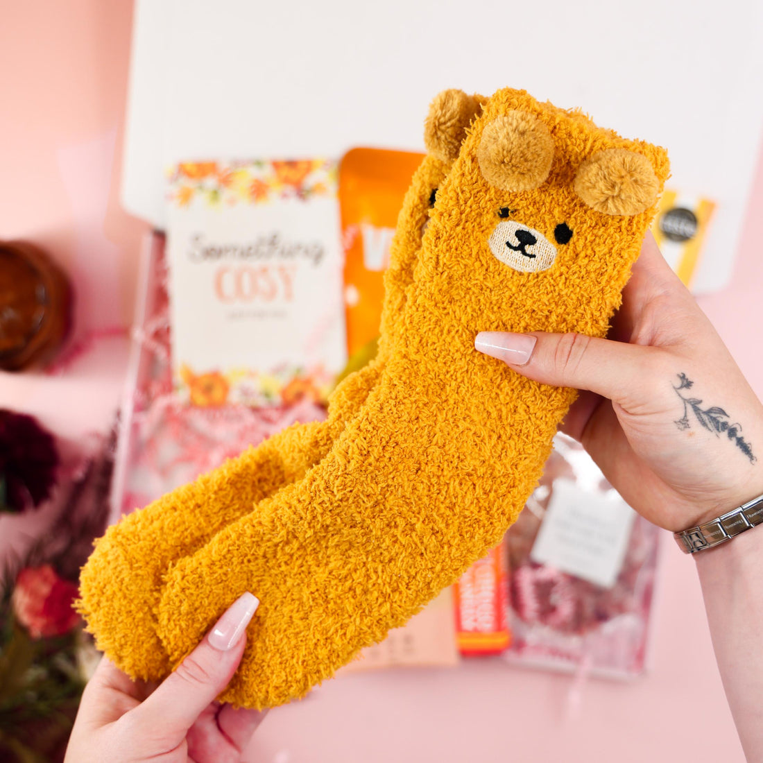 Autumn pamper hamper – gifts for her with golden eye mask and skincare treats