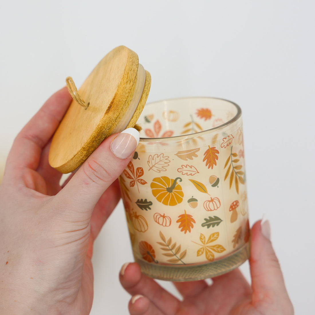 Autumn gifts for her – Warm Vanilla Scented Candle relaxing home gift
