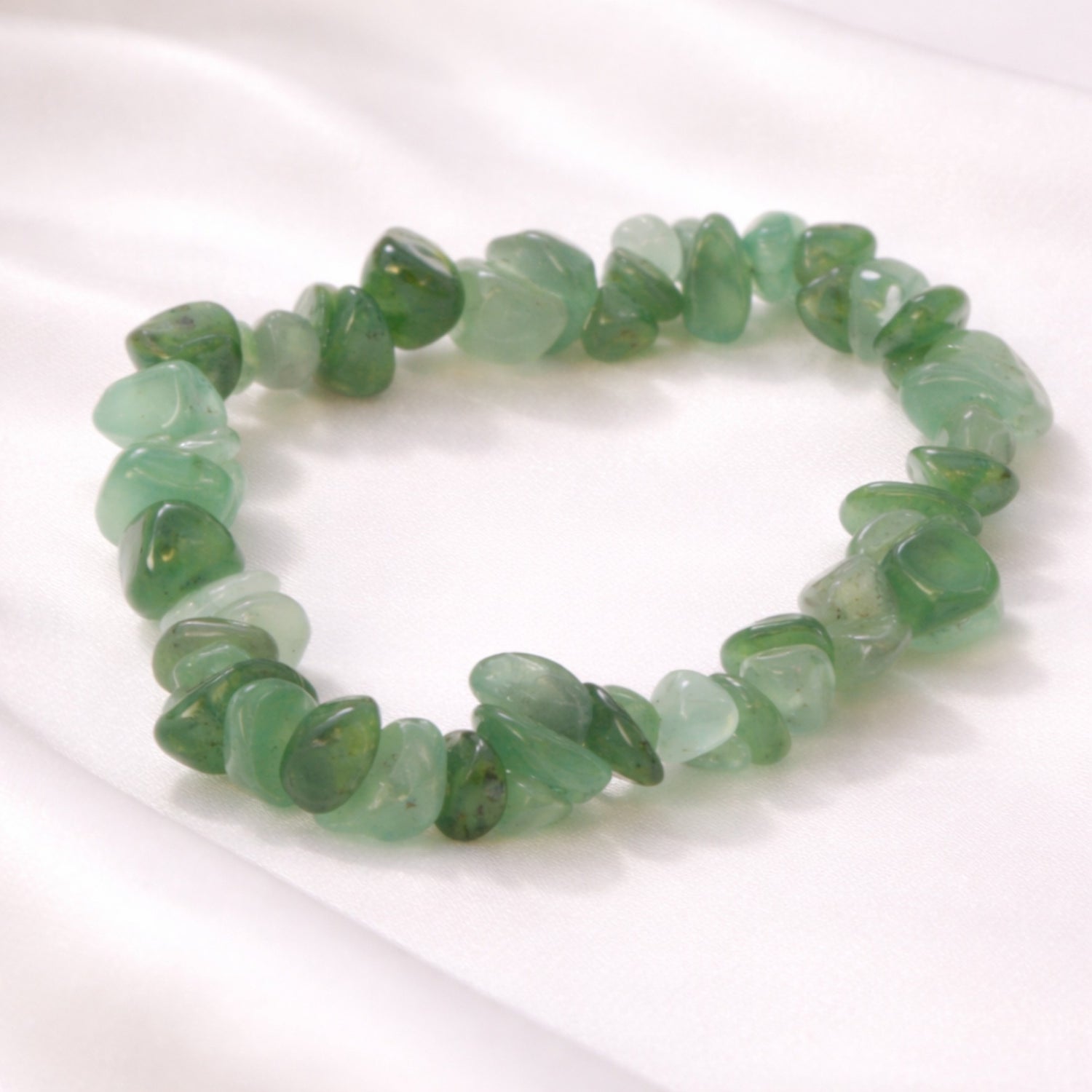 Green aventurine crystal chip bracelet, natural gemstone stretch bracelet for luck, prosperity and wellbeing, crystal jewellery gift for her