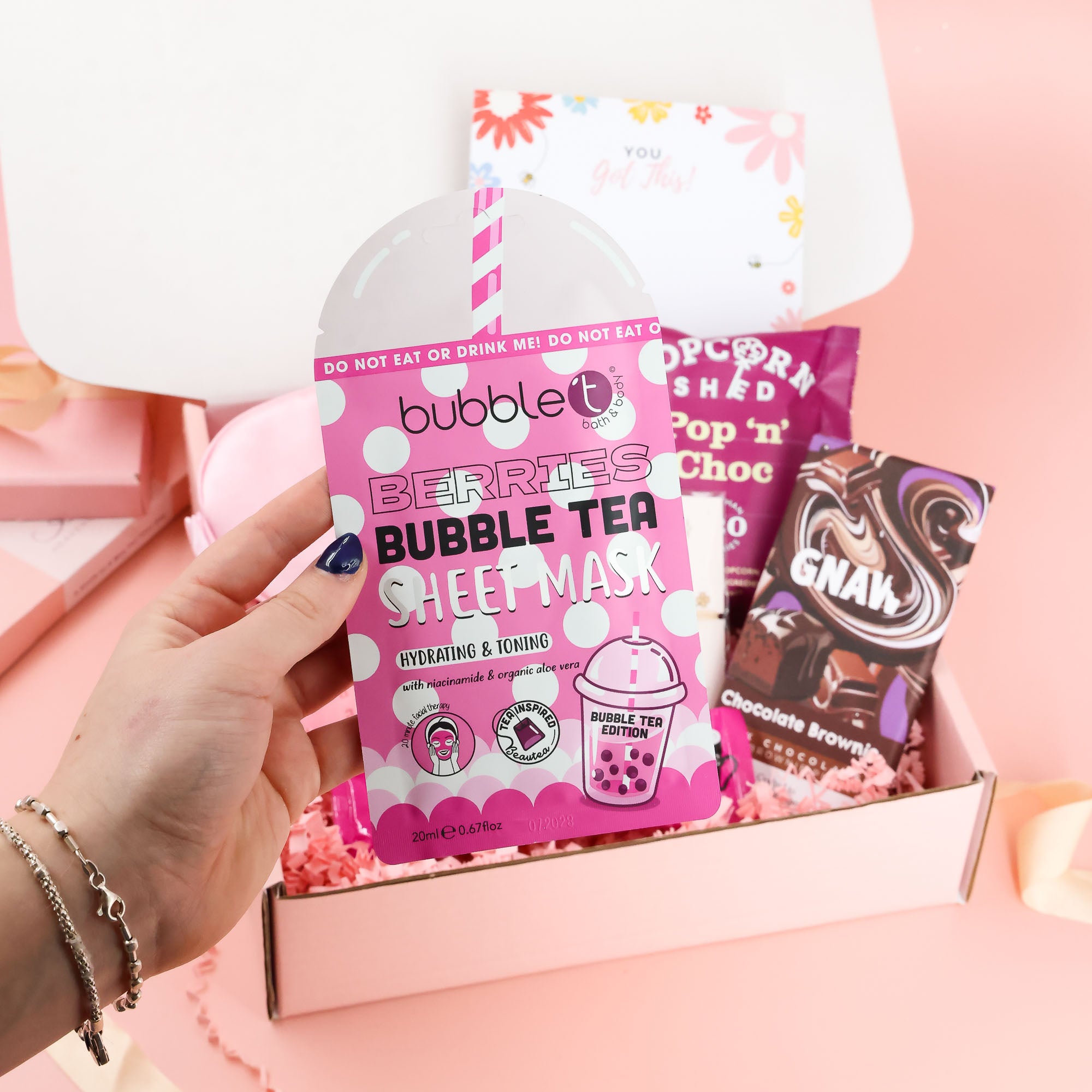 Selfcare gift – Believe in Yourself Box with pamper mask, sweet snacks and cosy relaxation essentials