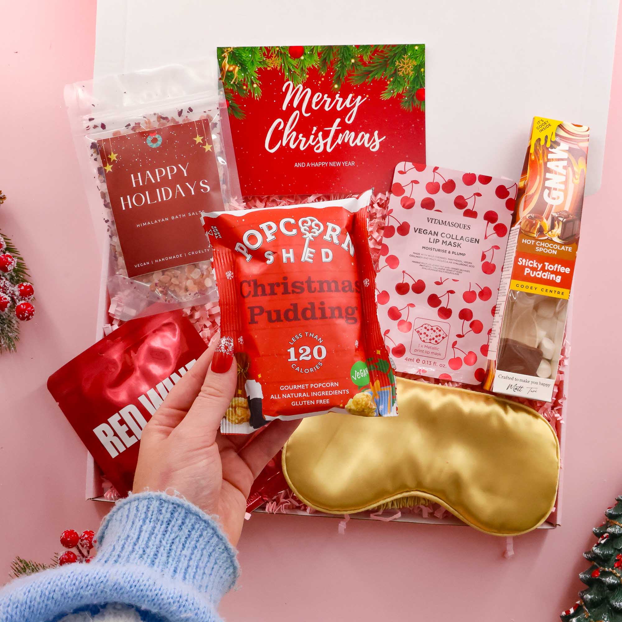 Christmas luxury gift – pamper hamper with candles, sweet treats and self care