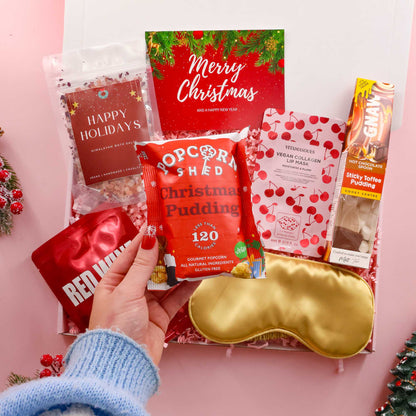 Christmas luxury gift – pamper hamper with candles, sweet treats and self care
