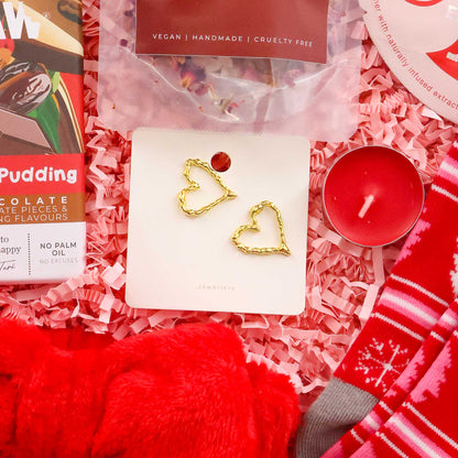 Christmas gift for her – holiday box with love heart details and self care treats