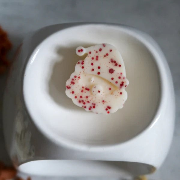 Holiday gifts – Christmas Spice Wax Melt Santa shapes with warm seasonal fragrance