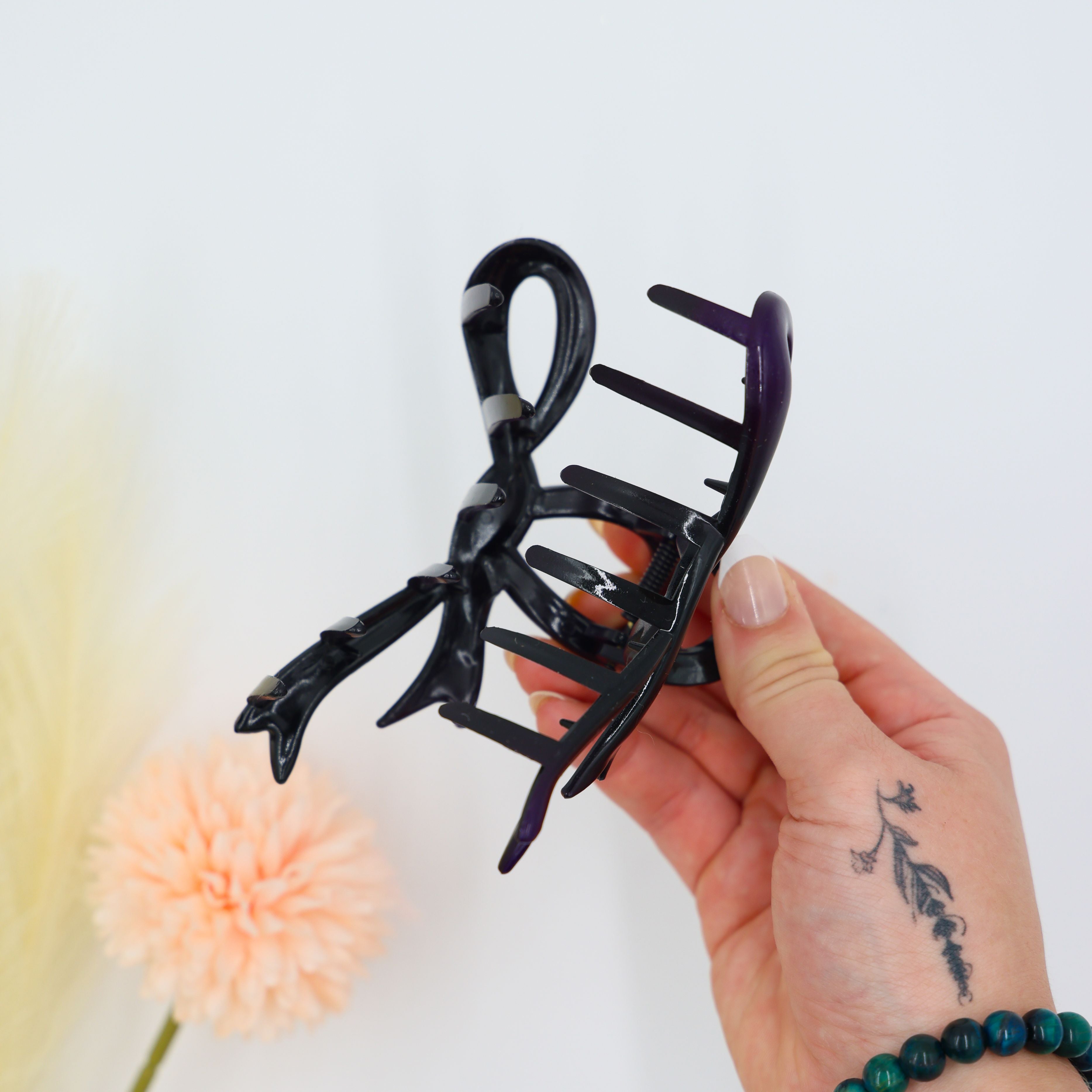 Practical and chic Bow Hair Clip – everyday gifts for her