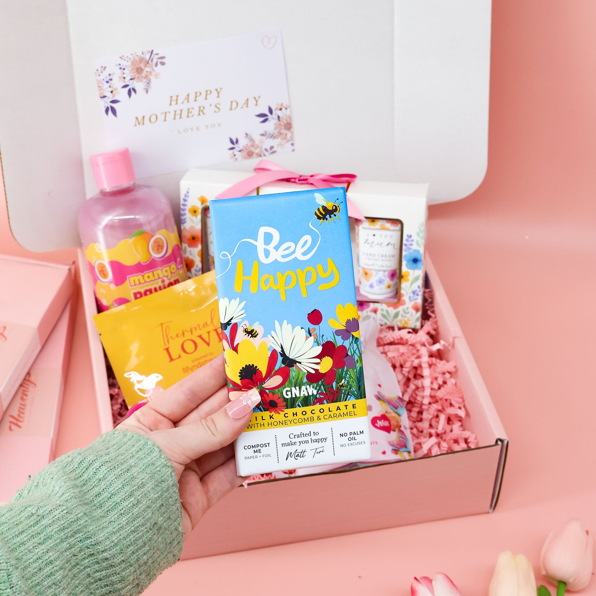Gifts for mum – colourful Mother’s Day gift box with Bee Happy chocolate and pamper essentials