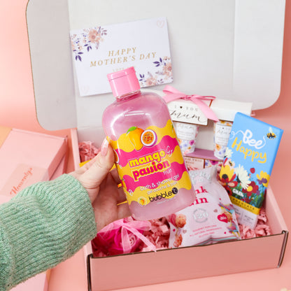 Mother’s Day gift – Queen Bee Box with Pink Gin popcorn, mango drink and hand cream set for mum