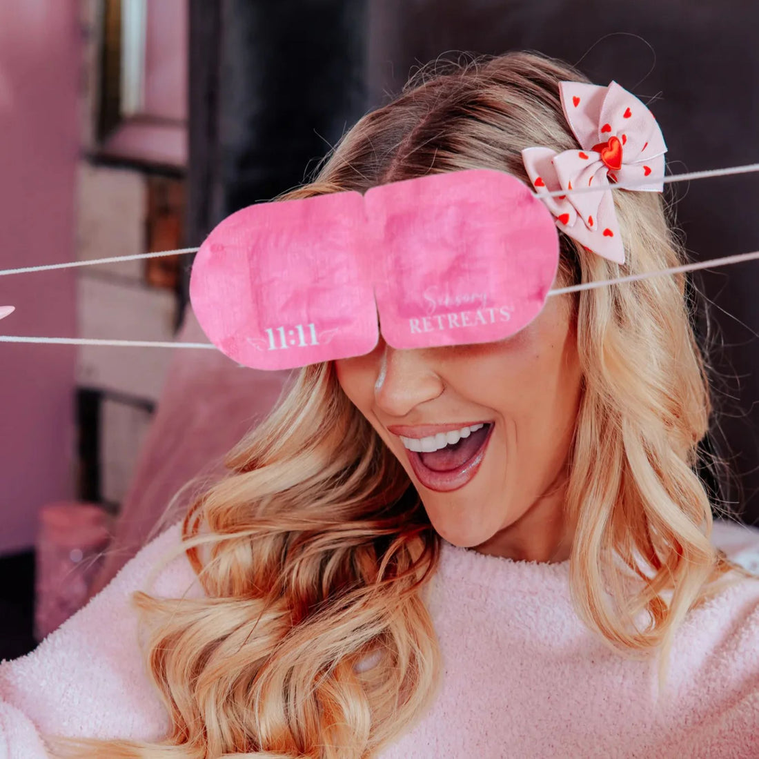 Self care gifts – Pink 11:11 Self-Heating Eye Mask for calming moments