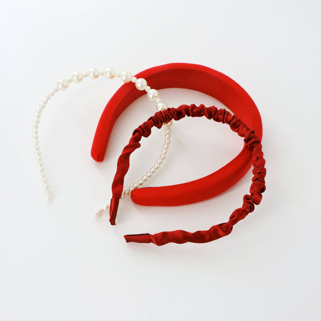 Sponge Pearl Hairband Set - 3pcs Red featuring a close-up of a delicate pearl-accented headband, showcasing elegance and versatility for any occasion.