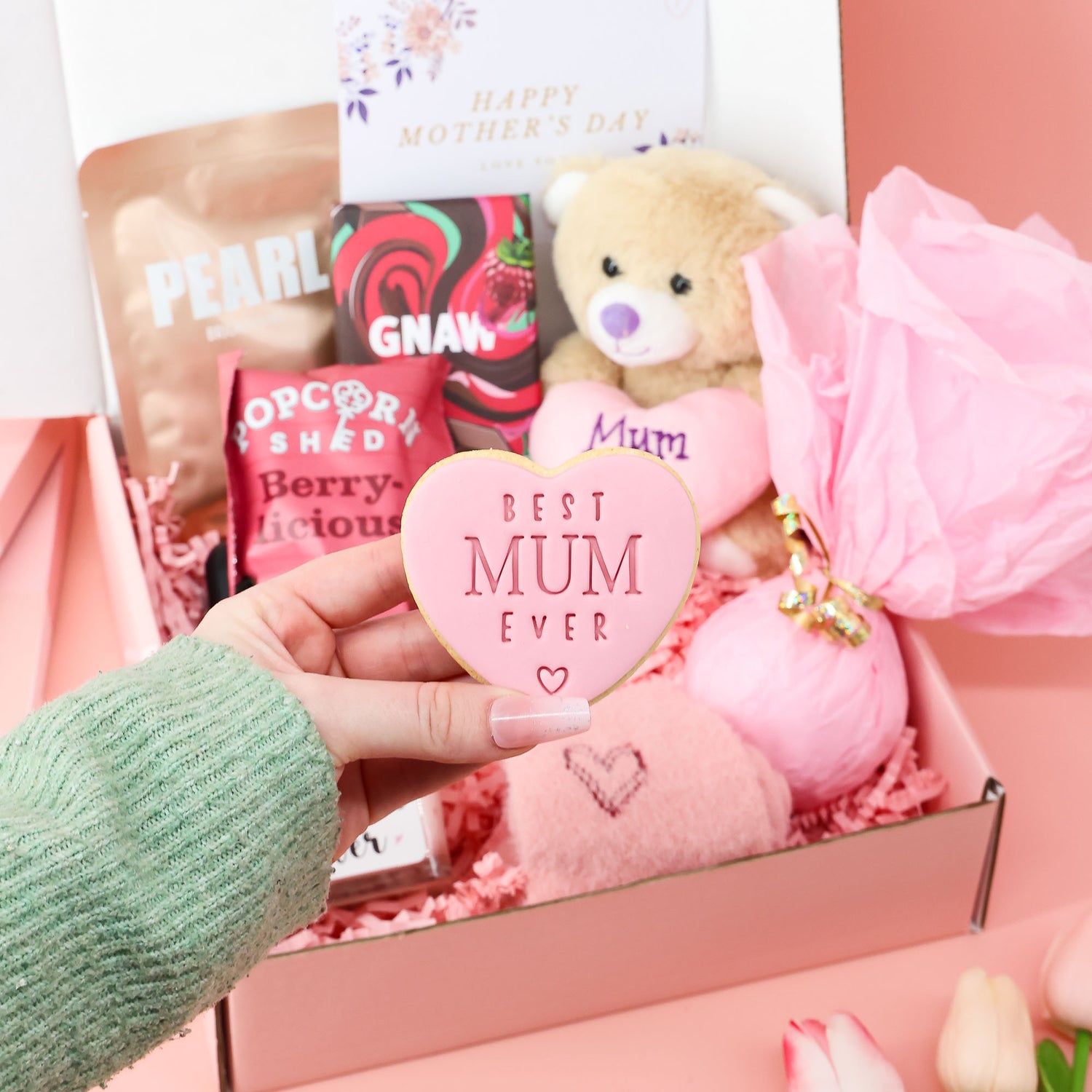 Gifts for mum – luxury pink gift box with teddy, raspberry chocolate, fluffy socks and keepsake biscuit