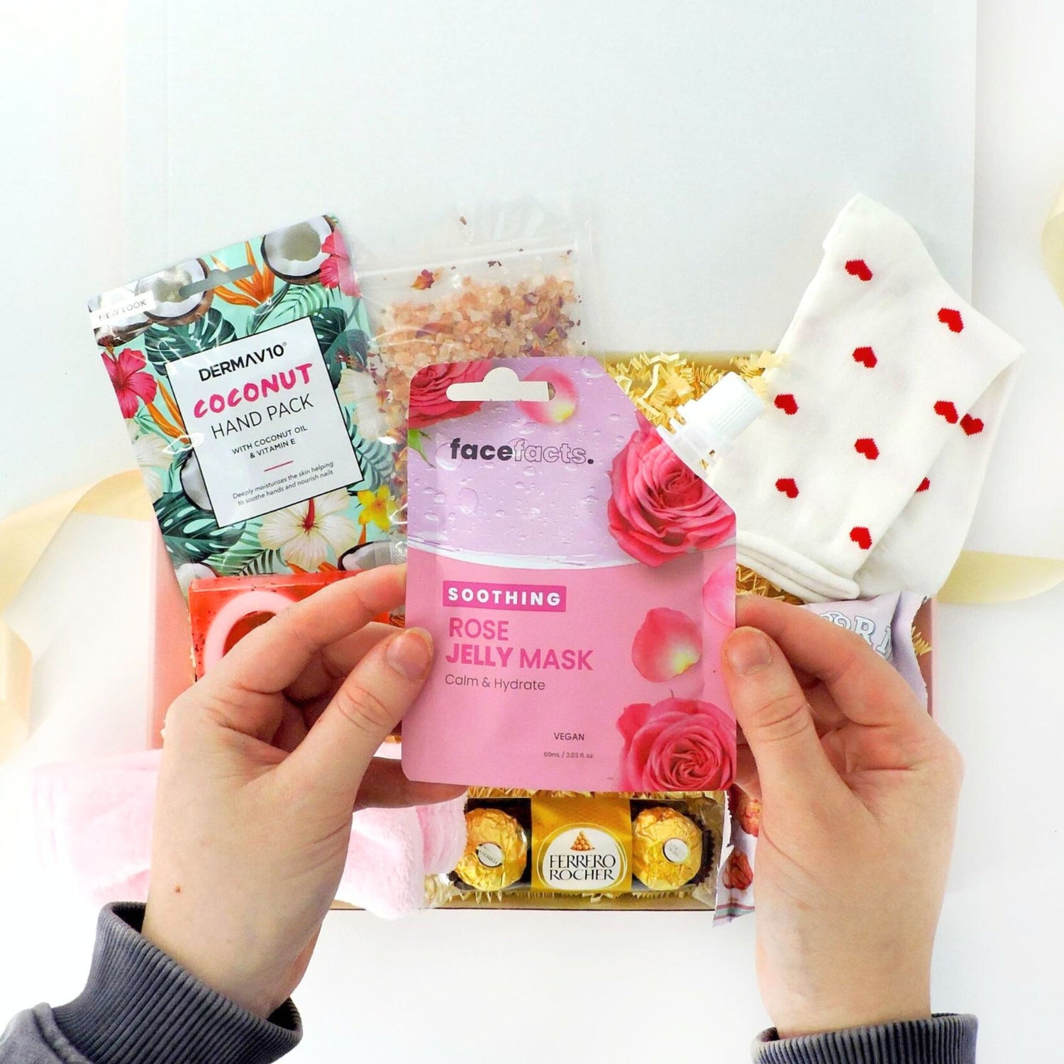 Thinking of You Gifts – a beautifully curated wellness gift set to show love and appreciation