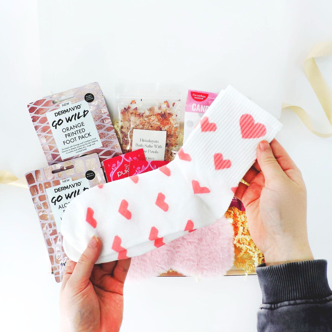 Vegan Gift for Her – a premium wellness box filled with indulgent and cruelty-free relaxation essentials