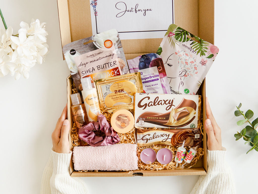 Perfect get well soon hamper – Luxe Self Pamper Spa Gift Box combining wellness items and cozy accessories